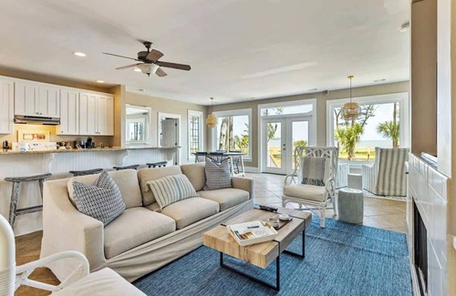 Melrose on the Beach Casa | Oceanfront Pet Friendly Cottage
