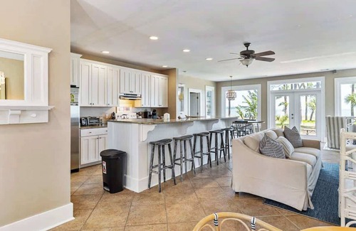 Melrose on the Beach Casa | Oceanfront Pet Friendly Cottage