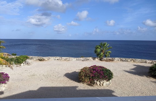 Sabana Westpunt Casa | Oceanfront property with gorgeous sunset views