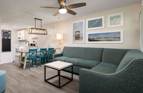 Galveston Hotel | Oceanfront Stay w/ Pools, Tennis & Waterpark Access Nearby | Two 2BR Villas