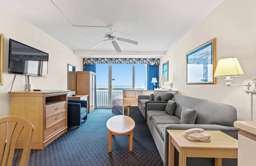 Downtown Myrtle Beach Casa | Oceanfront Studio - Right on the Boardwalk