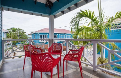 Placentia Complejo | Oceanfront Studio w/ WiFi & Balcony - Steps to Private Beach, Dining, & Shops
