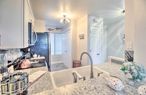 Oceanmarsh Subdivision Condominio | ¡NUEVO! Oceanfront Resort Condo w / Beach + Pool Access!