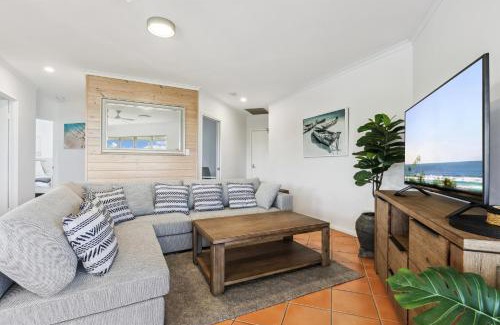 Point Arkwright Apartamento | Oceanside Apartment with Views of Yaroomba Beach