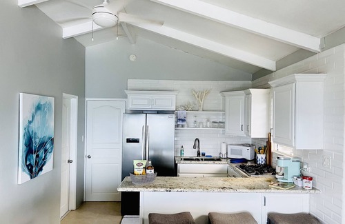 Cane Bay Condominio | OCEANSIDE CONDO BY BEACH, SNORKELING AND RESTAURANTS