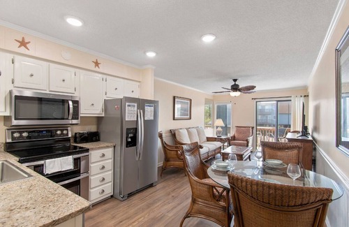 Ocean Isle Beach Condominio | Oceanview Condo at A Place at the Beach w/ direct beach access