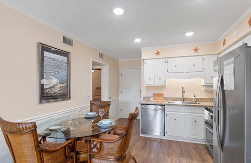 Ocean Isle Beach Condominio | Oceanview Condo at A Place at the Beach w/ direct beach access