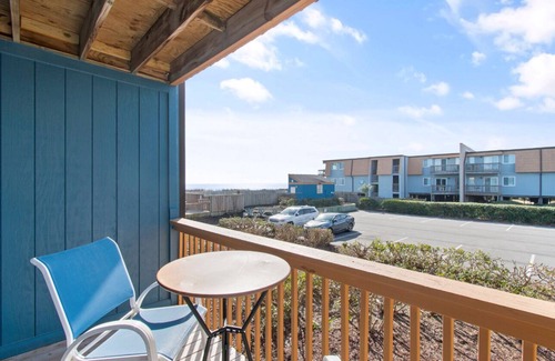 Ocean Isle Beach Condominio | Oceanview Condo at A Place at the Beach w/ direct beach access