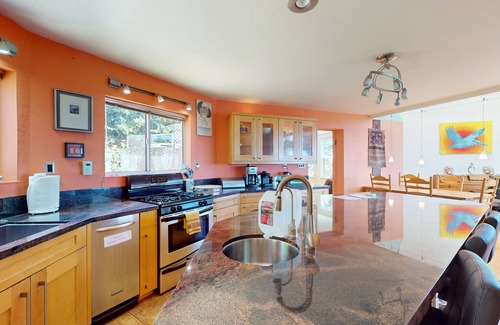 Gualala Casa | Oceanview house with enclosed private yard - dog friendly