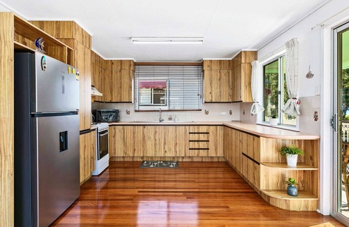 Traviston Casa | OceanViews on Burrum Up