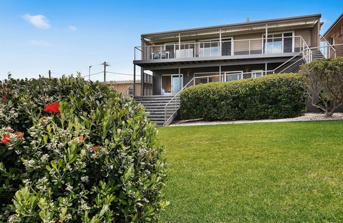 Gerroa Casa | OCEANZEDGE - Ultimate Oceanfront - Cosy fireplace