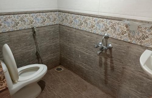 Murgesh Pallya Hotel | Octave Hotel Sai Shine Inn