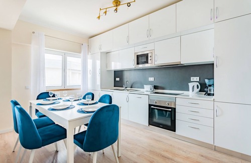 Paco De Arcos Apartamento | Oeiras Spacious and Modern Flat