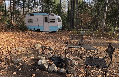 Chatham Casa | Off-Grid Retro Trailer in the heart of the White Mountain National Forest