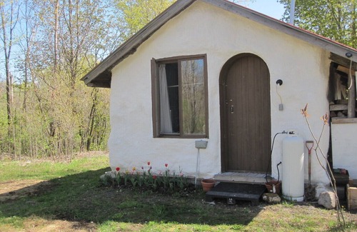Limerick Cabaña | Off Grid Waterfall Cottage