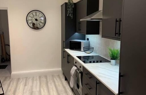 Morriston Apartamento | Off Road Parking for 3, 3 Bathrooms + Garden