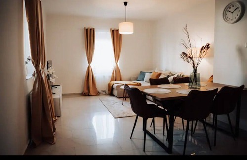 Ramstein-Miesenbach Casa | Offenes Stilvolles Stadthaus