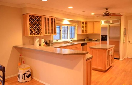 Creve Coeur Casa | 6 BR, actualizado, sala de cine en Creve Coeur (largo plazo OK)