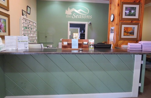 Bartlett Condominio | Official Seasons RMC Condo 11B - 2 Bedroom - sleeps 6 - Dog Fees