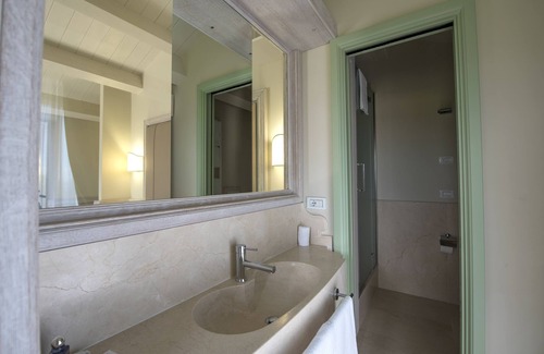 Montegiorgio Hotel | Officina del Sole