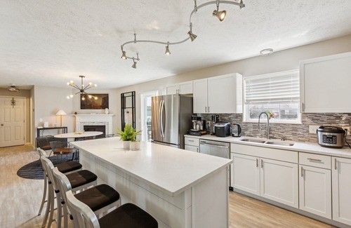 Oglesby Casa | Oglesby Vacation Home 6 Bedroom Home