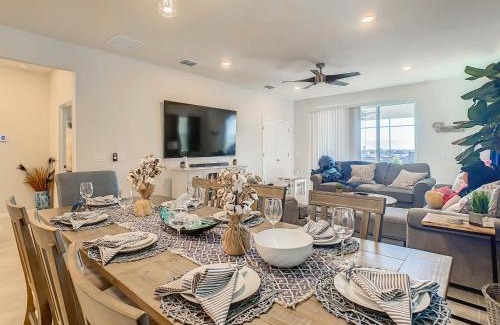 Davenport Villa | Ohana Gathering House New Home New Resort, Free Pool Heat, 5Min Walk to Lazy River
