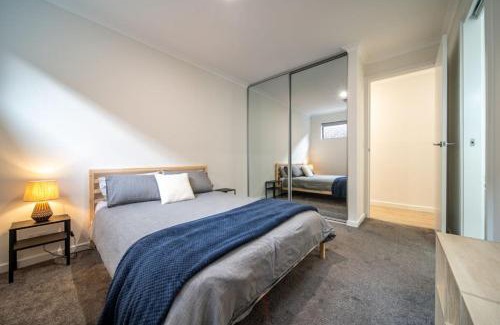 Warradale Casa | Ohana on Hobart Backyard Wifi Family