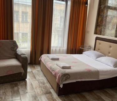 Kutaisi Cama Y Desayuno | ok room