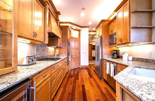 Okauchee Casa | Okauchee Lake Home: 4BR/4BA | Hot Tub | Central to town and wedding venues