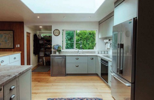 Okere Falls Casa | Okere Lake House - Lakefront with Private Jetty