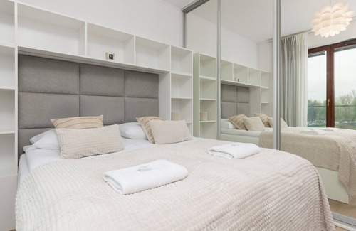 Praga Apartamento | Okrzei 8 2 Balconies by Renters