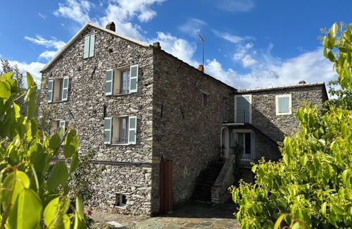 Murato Apartamento | Old building with heated swimming pool