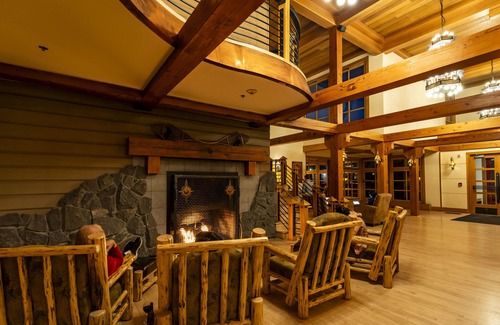 Yellowstone National Park Cabina | Old Faithful Snow Lodge & Cabins - Inside the Park
