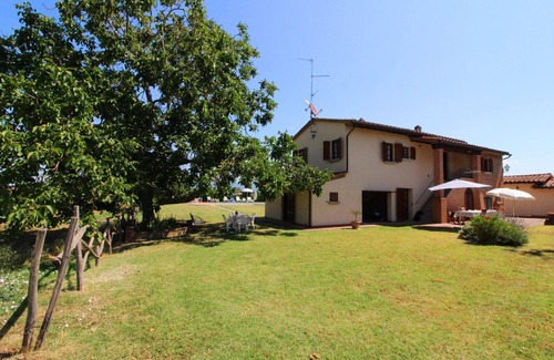 Foiano della Chiana Villa | Antigua casa de piedra con jardín privado y piscina. Foiano della Chiana.