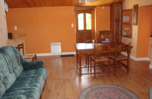 Celles Cabaña | Antigua casa de campo alquilada por la noche