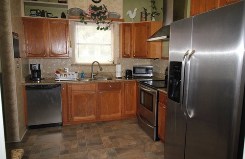 St. Lucie Village Casa | Old Florida Charm, Casa en Indian River Lagoon con 250 pies de muelle Nuevo listado