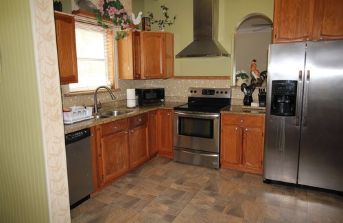 St. Lucie Village Casa | Old Florida Charm, Casa en Indian River Lagoon con 250 pies de muelle Nuevo listado