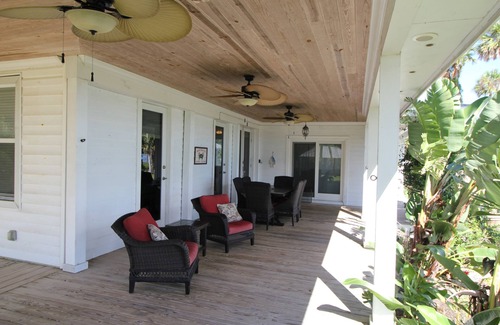 St. Lucie Village Casa | Old Florida Charm, Casa en Indian River Lagoon con 250 pies de muelle Nuevo listado