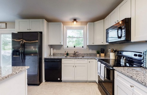 Mount Juliet Casa | Old Hickory Lakefront home-lots of space for all-Nashville & Airport close