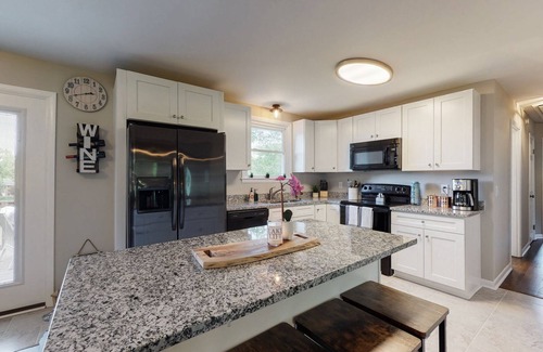 Mount Juliet Casa | Old Hickory Lakefront home-lots of space for all-Nashville & Airport close