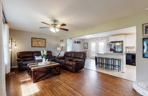 Mount Juliet Casa | Old Hickory Lakefront home-lots of space for all-Nashville & Airport close