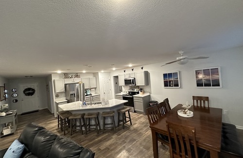 Huron Casa | IMPRESIONANTES VISTAS AL LAGO! A PASOS DEL LAGO ERIE!