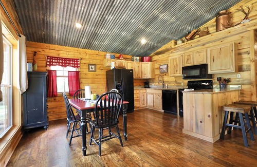 Murfreesboro Casa | Old Mill Cabin #2 - on the Little MO River, large yard, newly updated!