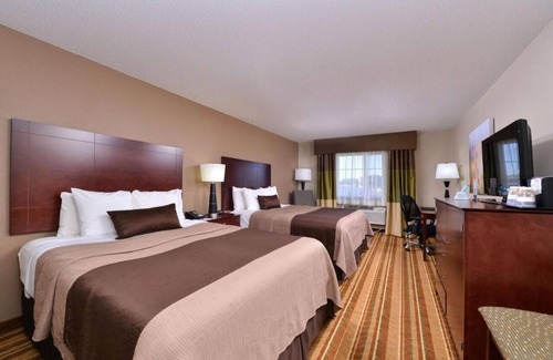 West Omaha Hotel | Old Mill Inn