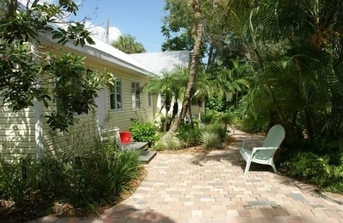 Old Naples Cabaña | Antigua casa histórica de Nápoles, hermosa, tranquila, ubicación ideal