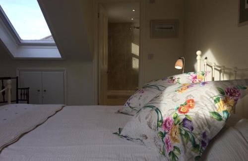 Richmond-upon-Thames Cama Y Desayuno | Old Station Gardens, SW London