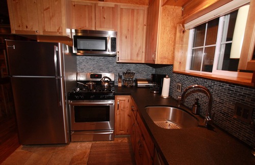 South Lake Tahoe Cabina | El encanto de Old Tahoe se combina con el diseño moderno: Walk to Lake, Heavenly Village & Casino