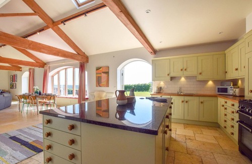 Elkstone Casa | Oldbury Barn - sleeps 11 guests in 4 bedrooms