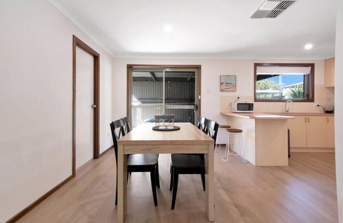 Lake Albert Casa | Oleander Cottage - Cosy Ambience, Pets Allowed