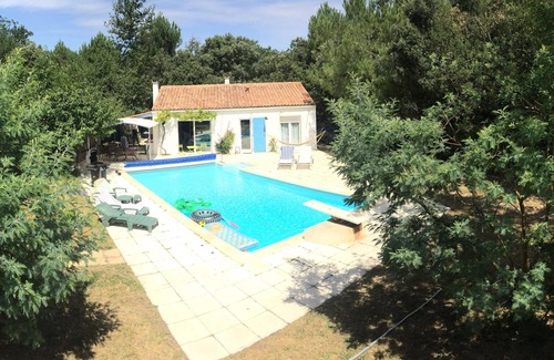 Dolus-d'Oleron Casa | OLERON alquila casa en los pinos, cerca de la playa, piscina climatizada, terraza, jardín.